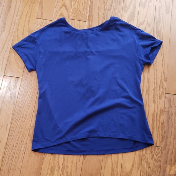 Athleta Tops - Athleta cropped front short sleeve top